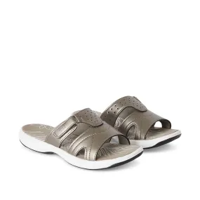 New with tags! Time and Tru Women's Mandy Sandals! Gold Sz 8!